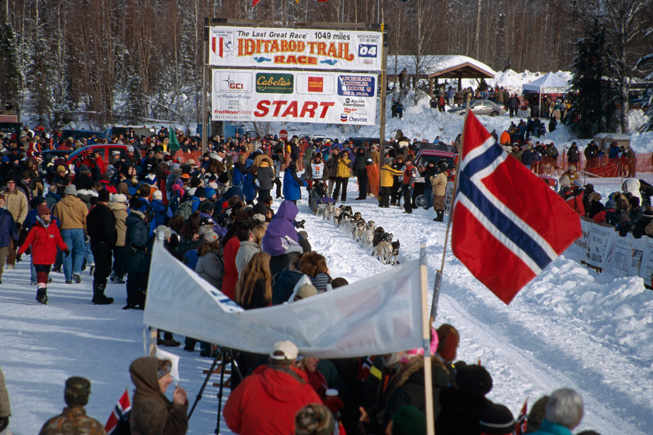 Iditarod checkpoint Jason Mackey Willow Start 2004
